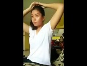 Horny Malaysian Girlfriend Live Webcam Masturbatiion While Boyfriend Sleeping