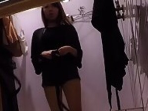 試衣間偷拍台灣妹妹試衣 Taiwan Student In Dressing Room