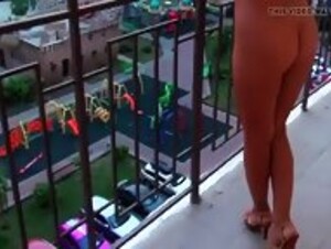 Chinese Model Balcony Nude Ass Tease