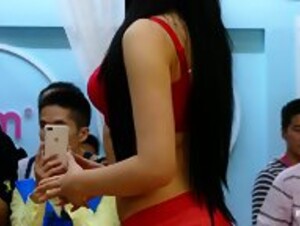 Big Ass Sexy Chinese Model In Underwear Show
